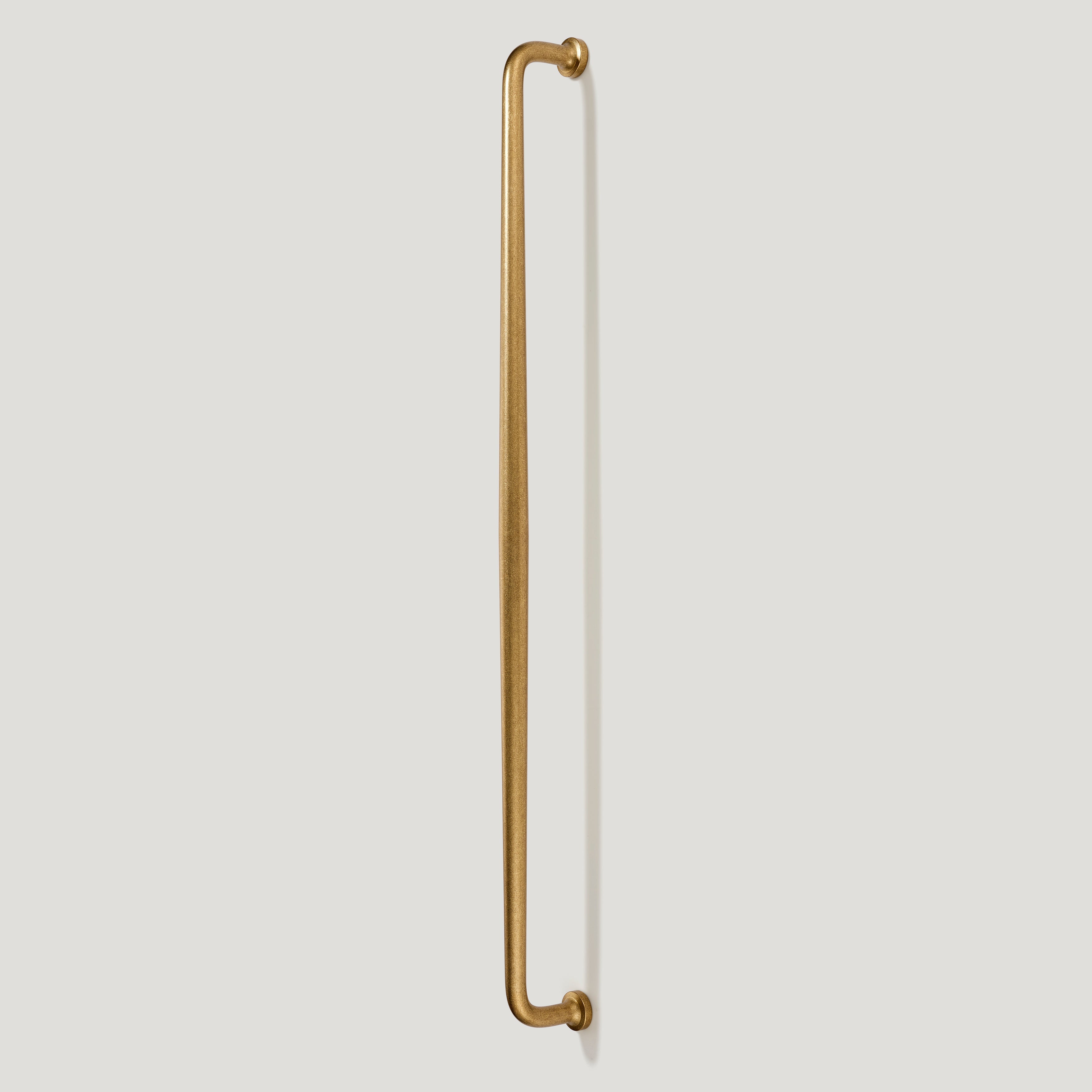 Plank Hardware Cabinetry GRAYSON 476mm Heavyweight Handle - Aged Brass
