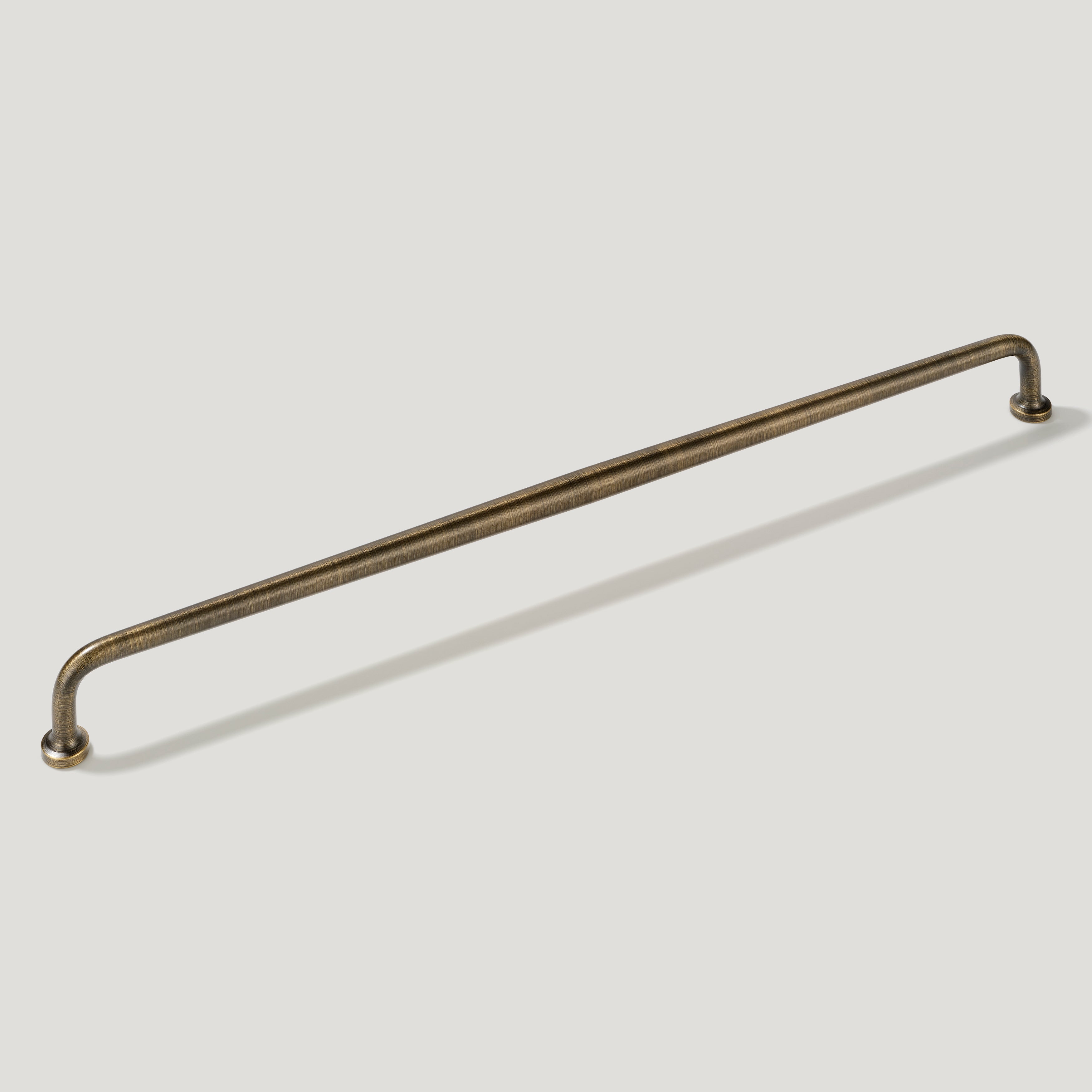 Plank Hardware Cabinetry GRAYSON 476mm Heavyweight Handle - Antique Brass