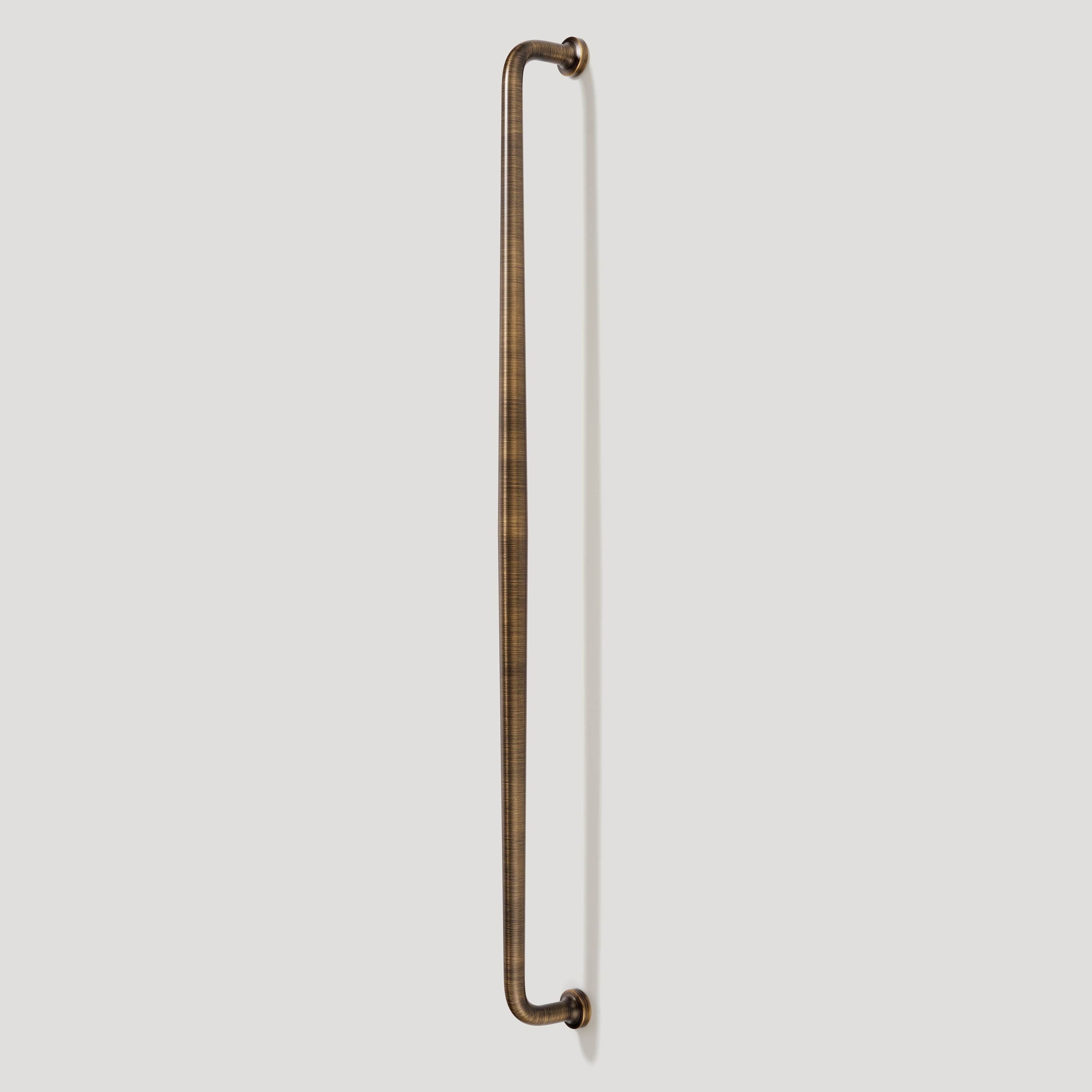 Plank Hardware Cabinetry GRAYSON 476mm Heavyweight Handle - Antique Brass
